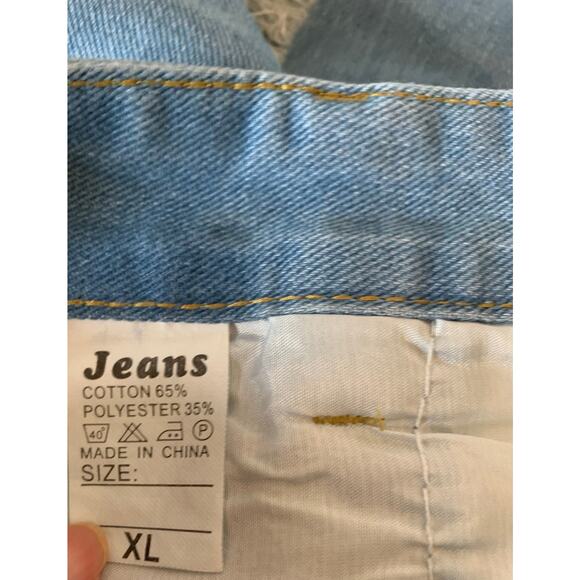 Jean shorts distressed new no tags XL light wash - Picture 2 of 7